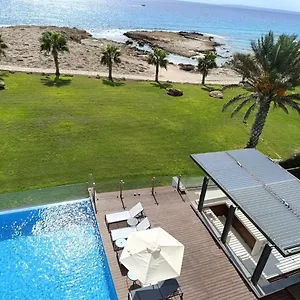 Villa Beachfront Luxury Glory